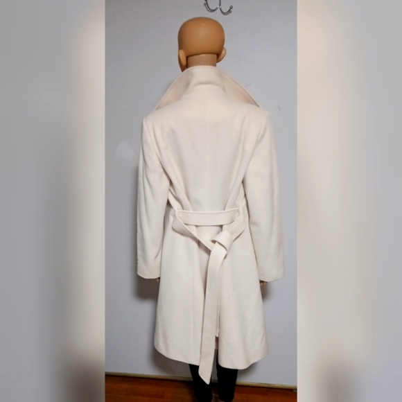 Harve Benard Coat - Picture 3 of 4